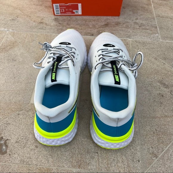 revolution 5 ext nike